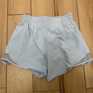 Lululemon hotty hot 4” Shorts